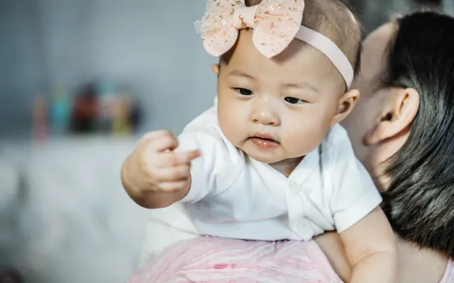 10 Ways to Build Emotional Security in Babies