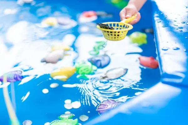 water and bubble sensory activities for infants, toddlers and preschoolers